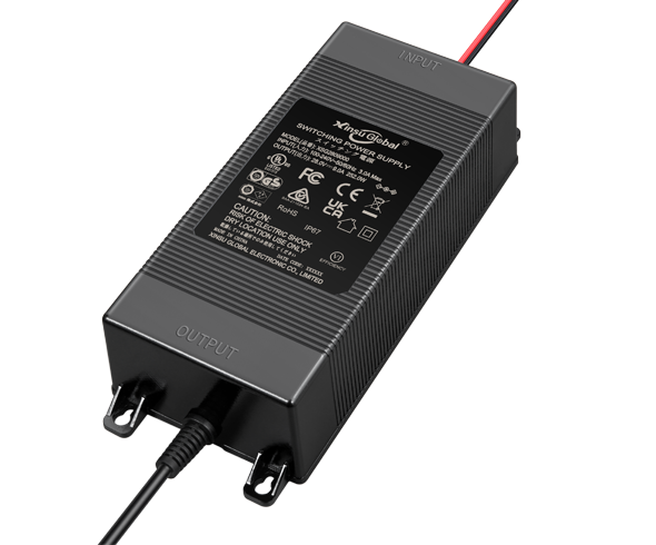 定制类电源充电器